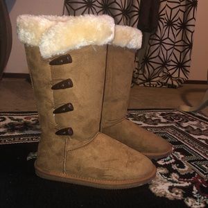 LAMO Comfy Warm Toggle Boots